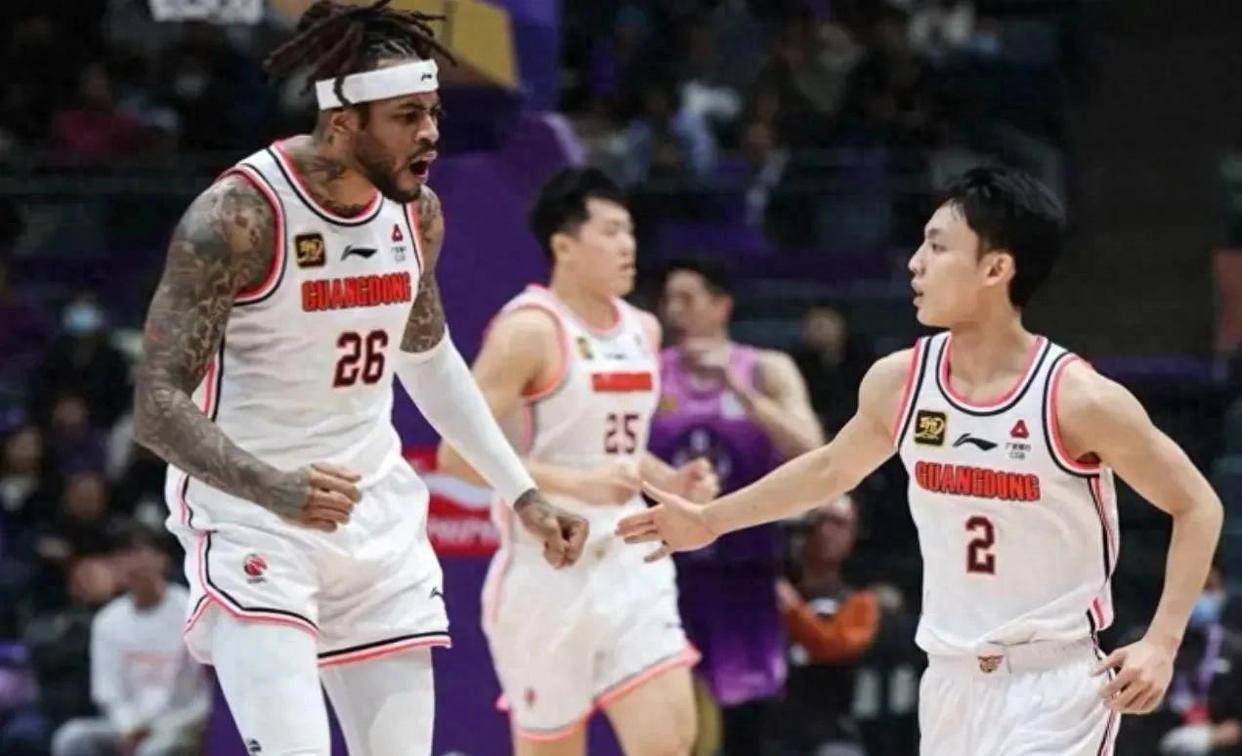 足球罚牌数
_正式官宣足球罚牌数
，广东男篮VS上海G3开球时间敲定CCTV5直播杜峰变阵争胜