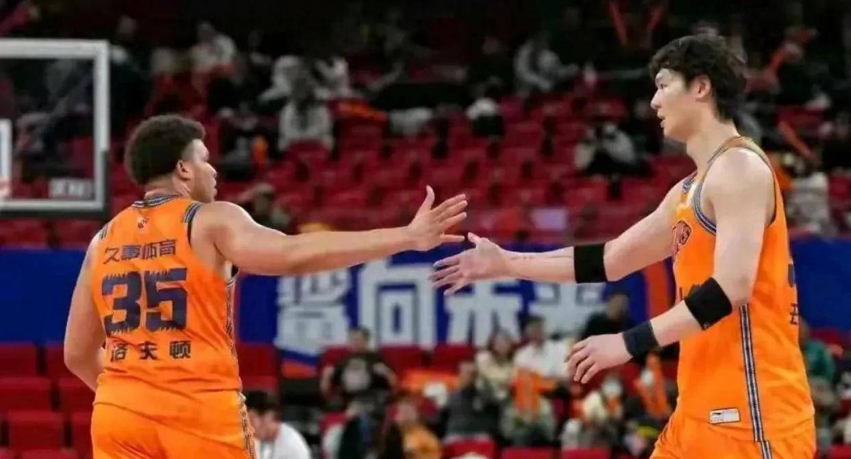 足球罚牌数
_正式官宣足球罚牌数
，广东男篮VS上海G3开球时间敲定CCTV5直播杜峰变阵争胜