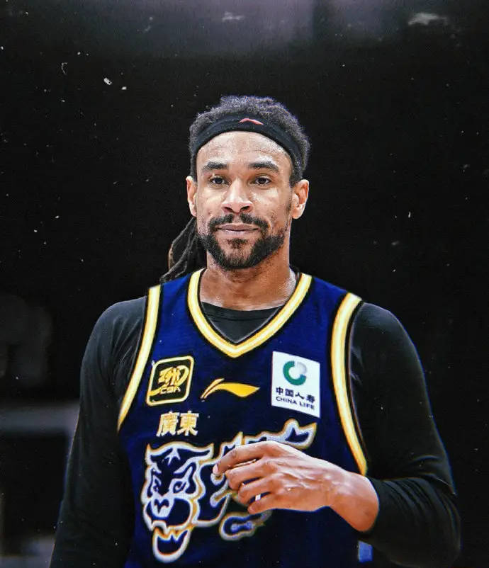 韦斯特罗斯vs赫尔辛堡_曝萨林杰已与广东完成签约 税后年薪120万美元