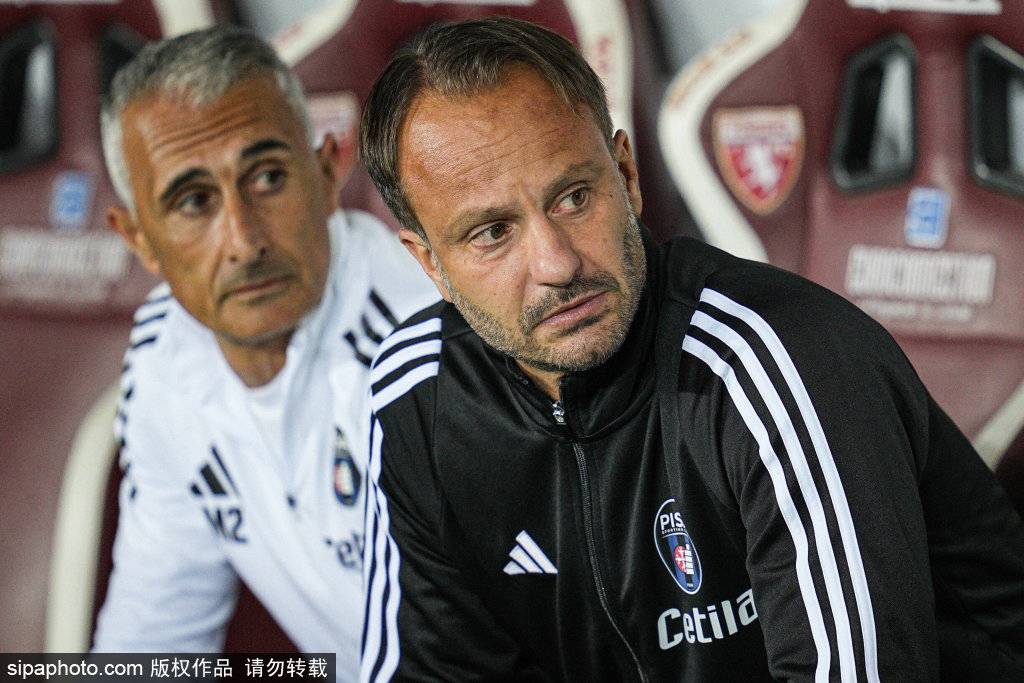 如何申请到皇冠信用
_意甲引发争议如何申请到皇冠信用
!皮奥利怒斥托尼:你看了比赛吗?并非输球就很糟!