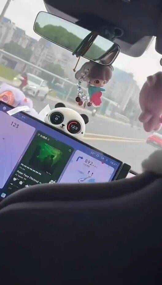 皇冠信用网注册
_小米汽车市区飙至时速120公里皇冠信用网注册
，跨双黄线到对向车道超车……交警回应→