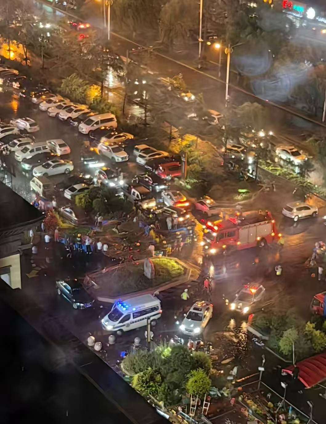 Hga030app_充气滑梯倾倒10人受伤Hga030app,包头2岁男童“睁眼性昏迷”已2个多月,当地披露事故原因