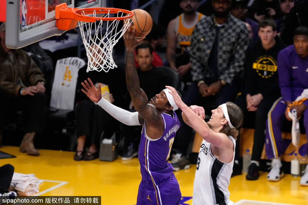 介绍个信用網网址
_卢卡·东契奇对八村塁未能得分感到不满介绍个信用網网址
,但随后助攻三分球