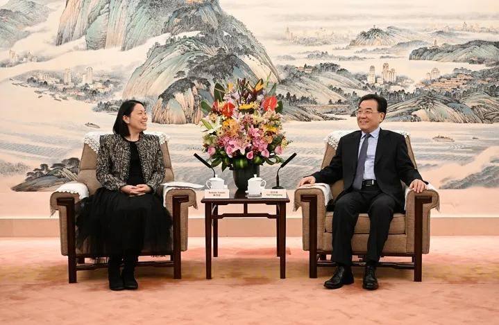 皇冠会员如何申请
_江苏省委书记会见的最年轻外资企业家二代皇冠会员如何申请
，什么来头？