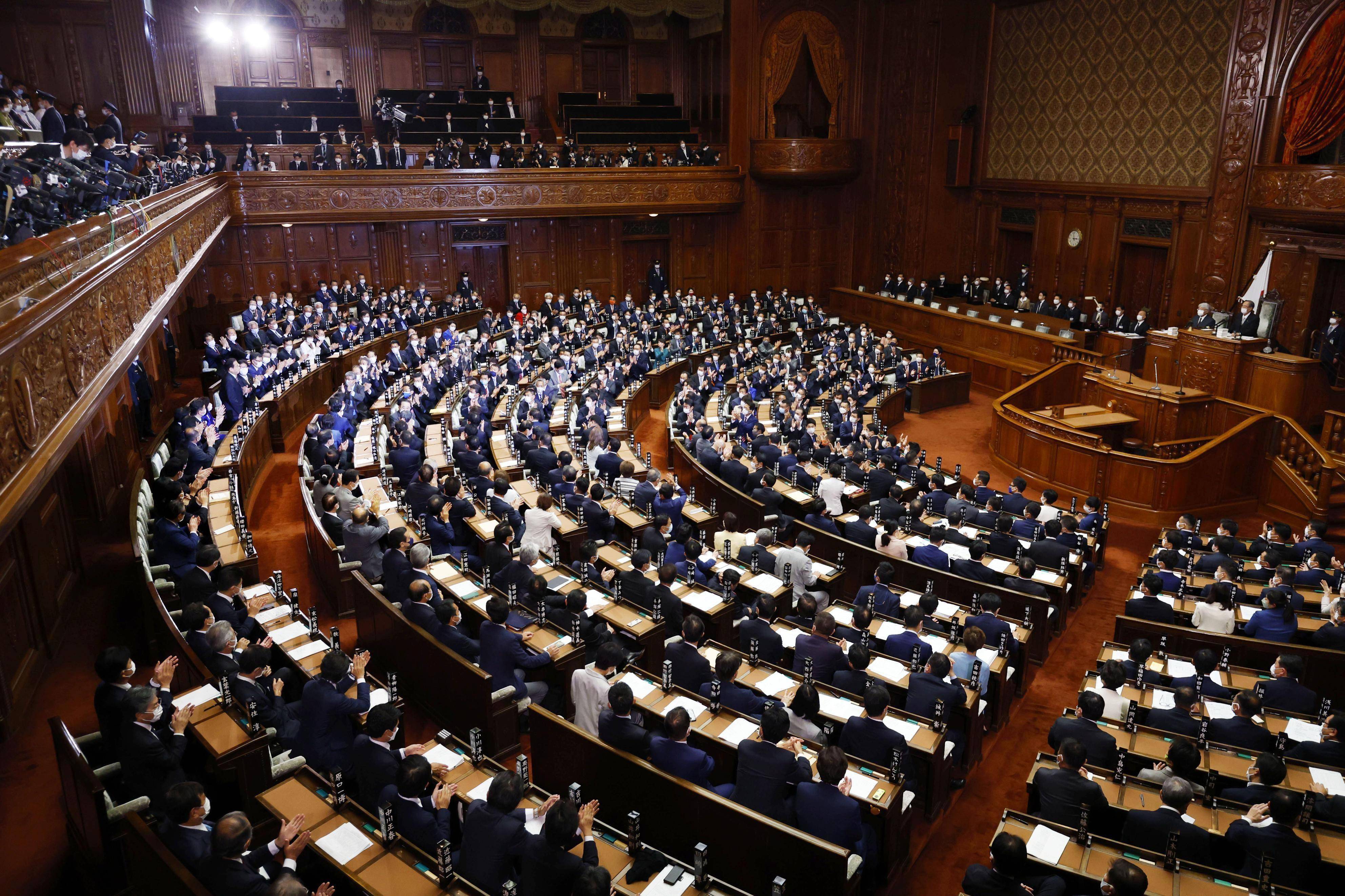 2026世界杯直通名额已确定32席
_中国在黄海三天实弹演习2026世界杯直通名额已确定32席
，外资紧急撤离出日本，日官员已抵华，高市早苗想体面认输？