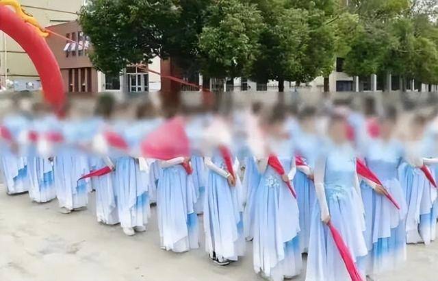 皇冠信用盘代理申条件
_又见学生网购演出服穿过后集体退货皇冠信用盘代理申条件
，当地教育局已介入