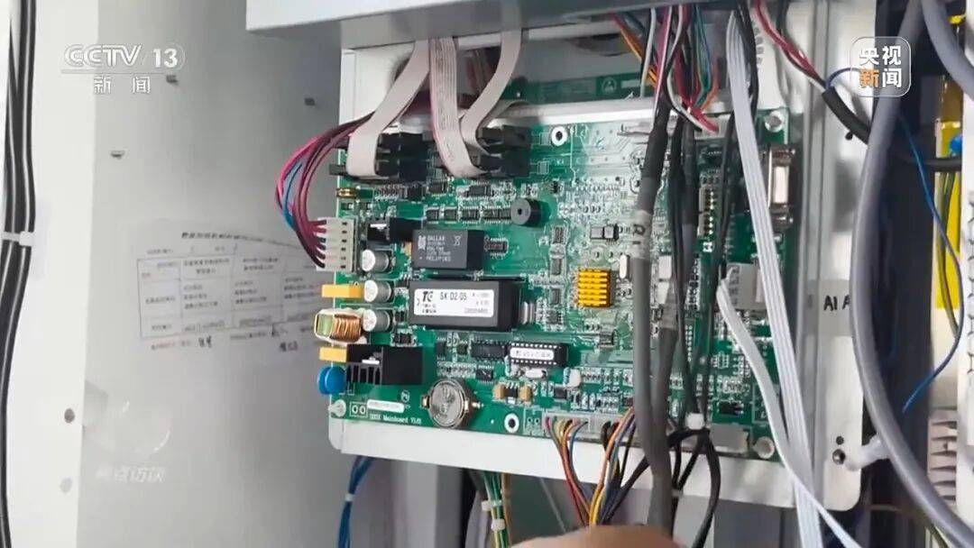 信用網皇冠申请注册
_偷油又偷税信用網皇冠申请注册
！央视曝光问题加油站作弊“花招”