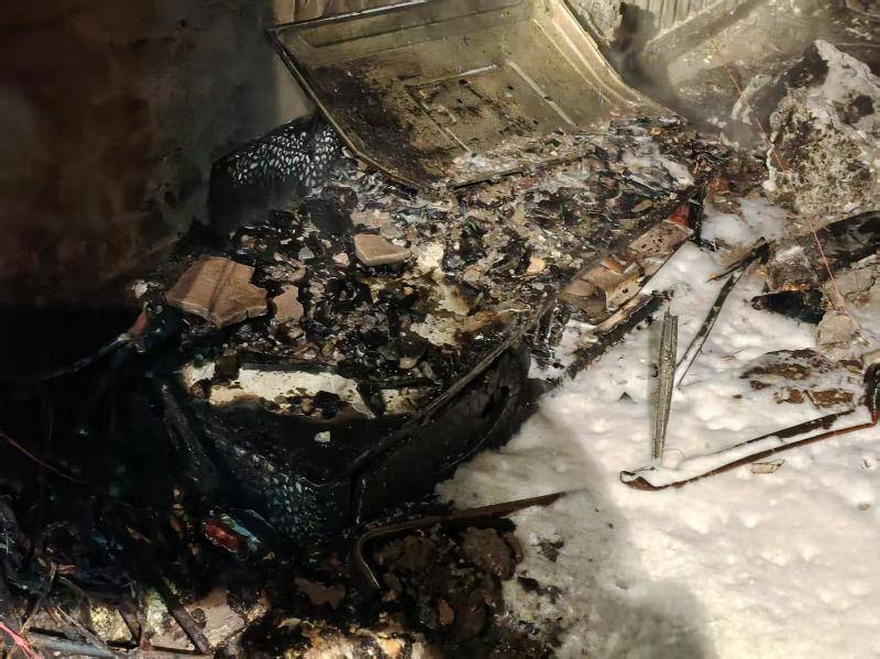 皇冠信用網网址
_北京一老人家中电视机突起火 消防：插头长期不拔有风险