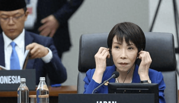 香港皇冠体育
_高市早苗正式道歉!韩国发出强硬驳斥香港皇冠体育
,丑闻还没解决又有燃眉之急,得罪中俄后又激怒韩国?