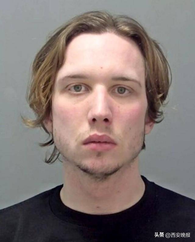 皇冠信用网会员账号
_英国一男子闯入女子家中皇冠信用网会员账号
，连刺她8刀，事后还假装受害者，被判处30年监禁