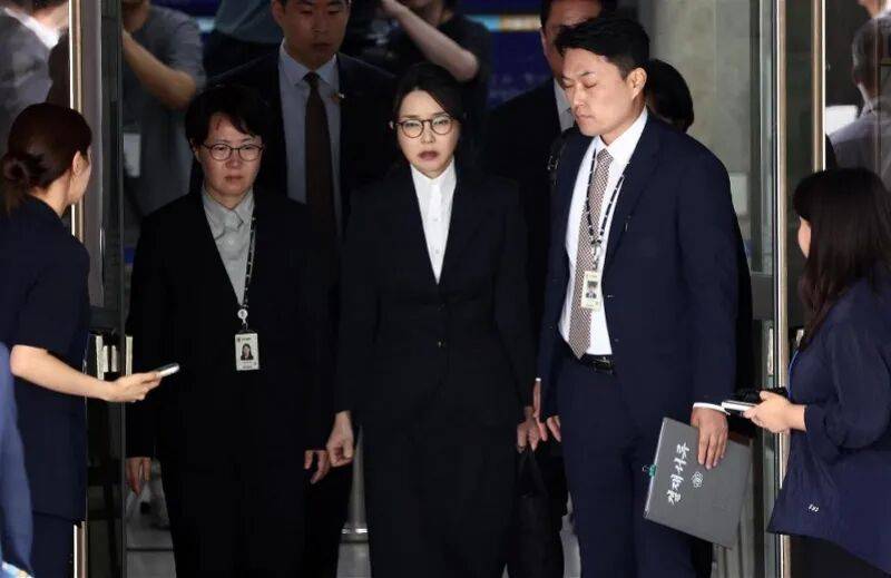 怎么开通皇冠信用網口
_尹锡悦宣布戒严当晚怎么开通皇冠信用網口
,金建希与其激烈争吵,称“一切因你毁了”