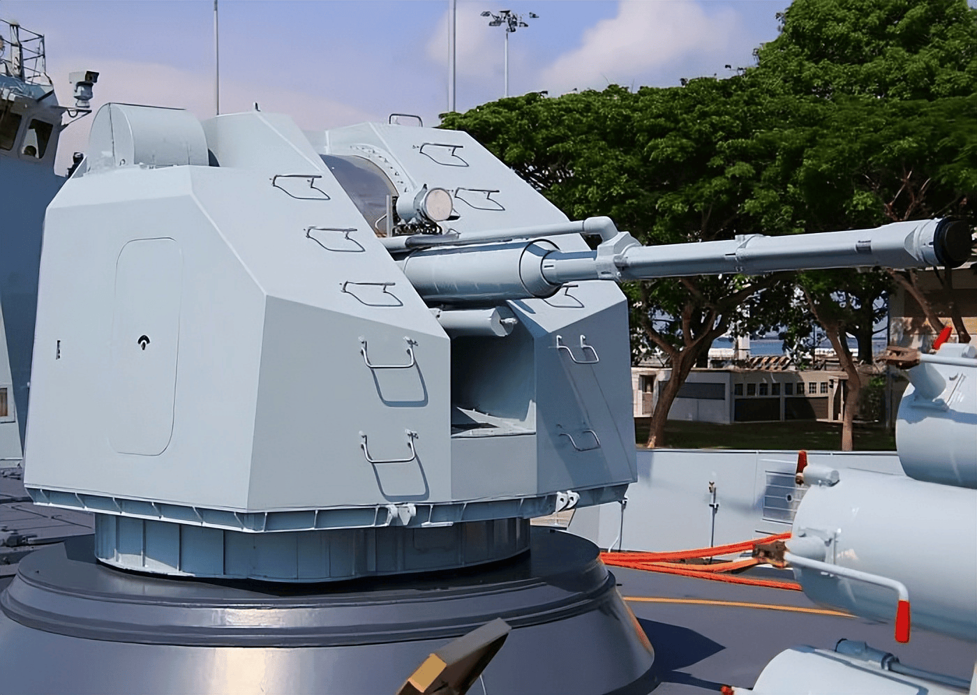 皇冠开户_中国海军走“回头路”皇冠开户？央视公开：终极版本054A型护卫舰亮相