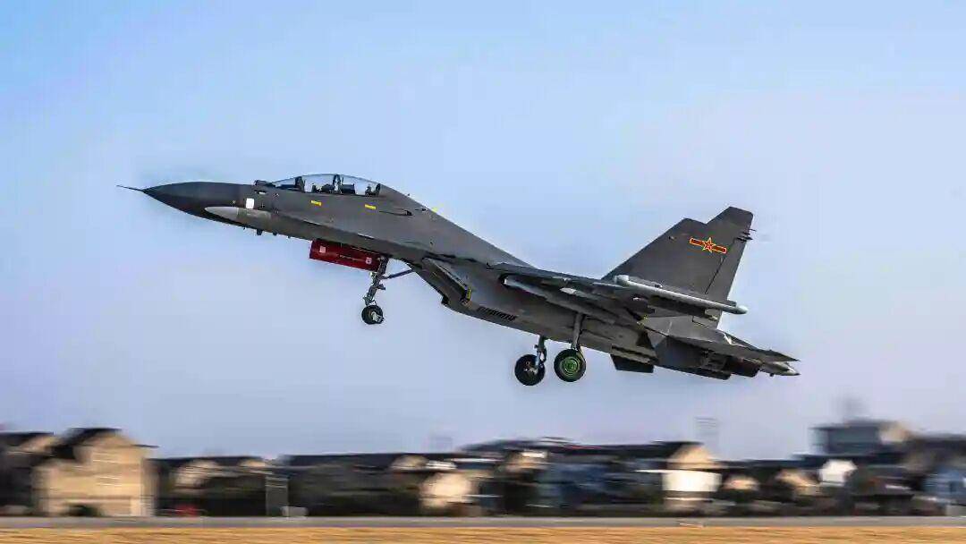 皇冠信用网申请_F35被苏30锁定获官方证实皇冠信用网申请,中国空军压倒性优势,F35暴露致命弱点