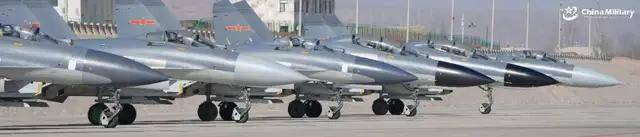 皇冠信用网网址_三代同堂皇冠信用网网址！央视首次出现歼-11、歼-11BS、歼-11BG同框画面