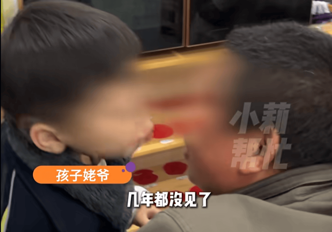 怎么申请皇冠信用网_河南6岁男童被25岁妈妈“遗忘”酒店半月!酒店工作人员自发当起“临时妈妈”怎么申请皇冠信用网,妈妈终于现身,孩子紧抱不愿松手!网友:希望以后被善待
