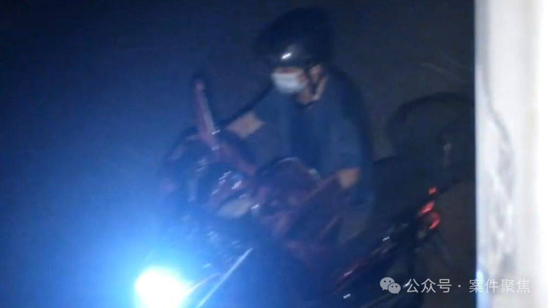 信用盘怎么注册_上海一小伙刚报完案信用盘怎么注册，车又被砸了，连修车师傅都惊了：还有偷这个的？